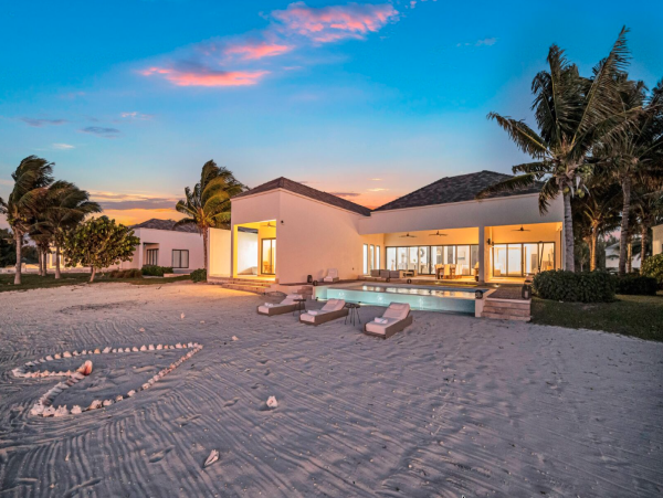 Luxurious Beach Villa in Bimini Bay - Your Ultimate Coastal Retreat